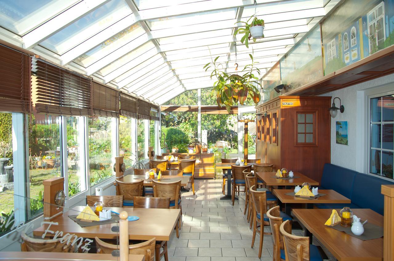 Hotel Ferien Unterm Reetdach In Gohren Goehren  Exterior foto